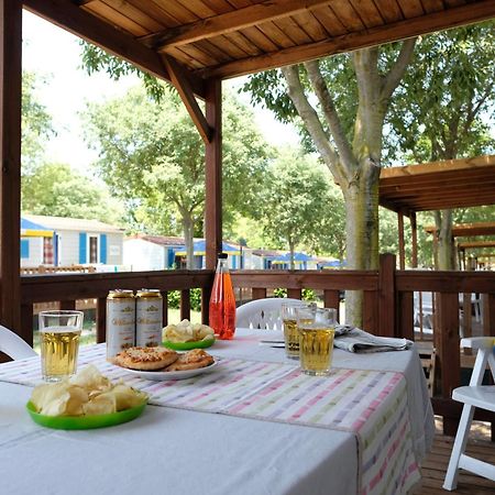Happy Camp Mobile Homes In Camping Village Rosapineta روسولينا ماري المظهر الخارجي الصورة