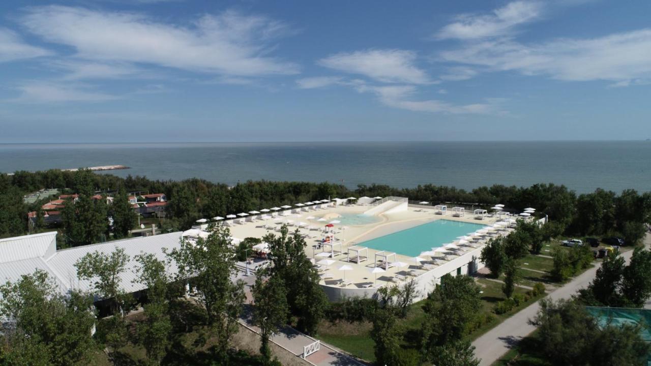 Happy Camp Mobile Homes In Camping Village Rosapineta روسولينا ماري المظهر الخارجي الصورة